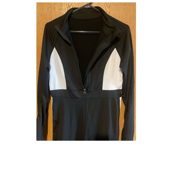 NWOT ONE PEICE JUMPSUIT BY EZ WEAR WITH BLACK AND WHITE CONTRAST AND ZIPPER! - Picture 7 of 8